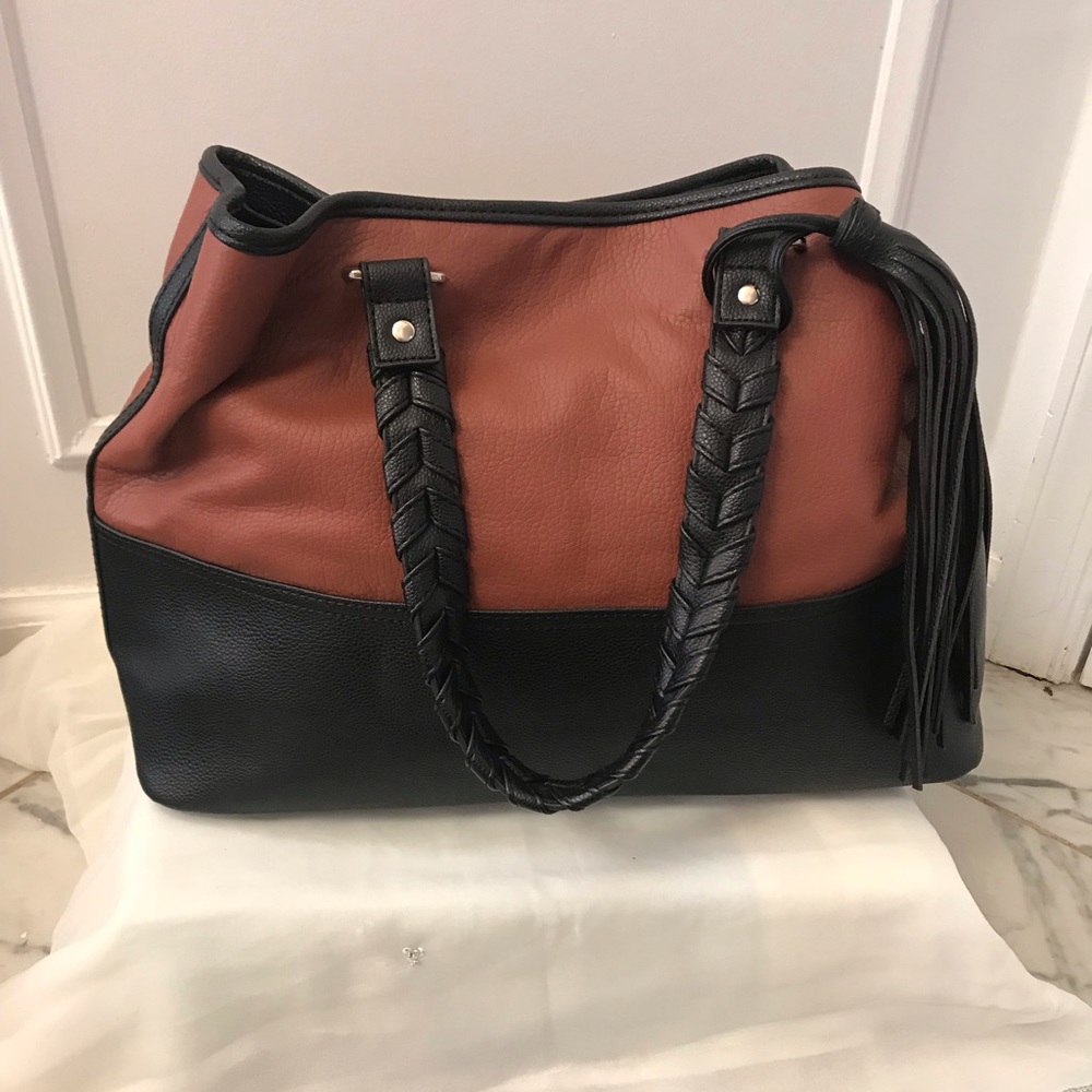 Hand bag